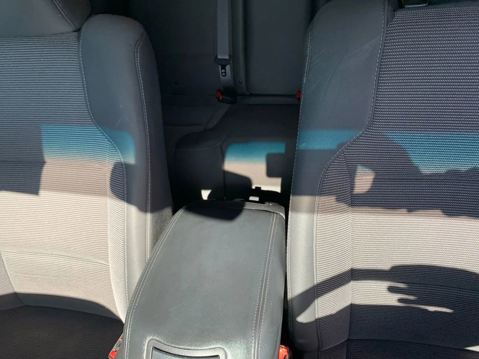 Used 2018 Ford Taurus SEL w/ Equipment Group 201A FWD image 8