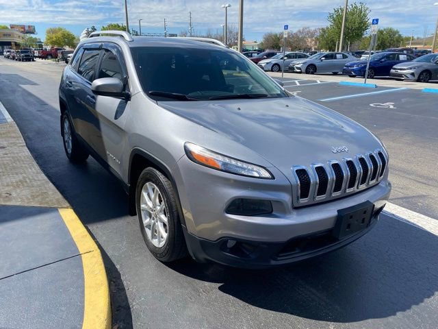 Used 2017 Jeep Cherokee Latitude w/ Comfort & Sound Group image 2