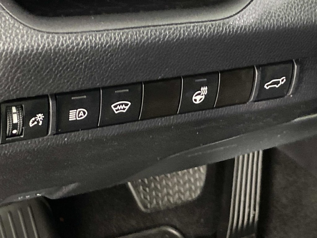 Used 2024 Toyota RAV4 SE w/ Convenience Package AWD/4WD image 14