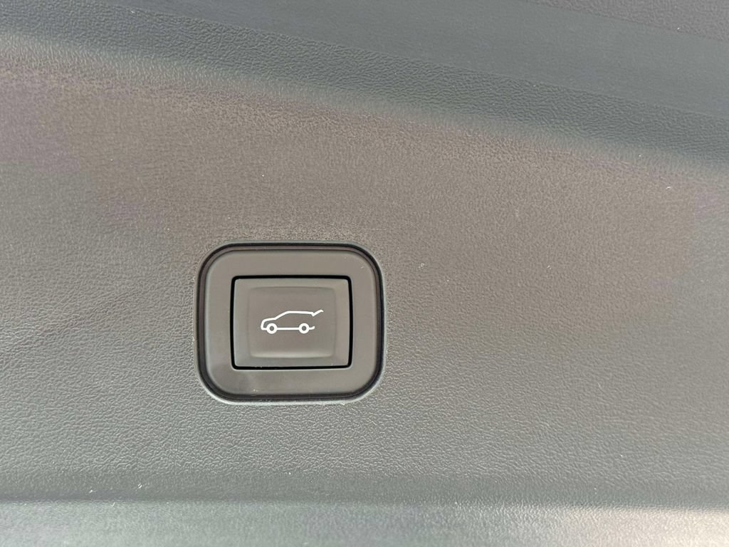 Used 2026 Cadillac Vistiq Sport w/ LPO, Floor Liner Package AWD/4WD image 18