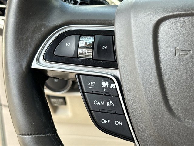 Used 2019 Lincoln Nautilus Select w/ Class II Trailer Tow Package image 36