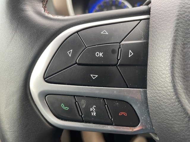 Used 2017 Chrysler Pacifica Touring-L image 19