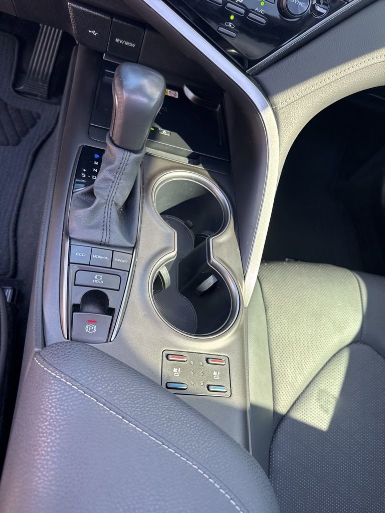 Used 2024 Toyota Camry XSE w/ Navigation Package image 18
