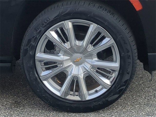 Used 2023 Chevrolet Suburban High Country w/ Premium Package image 11