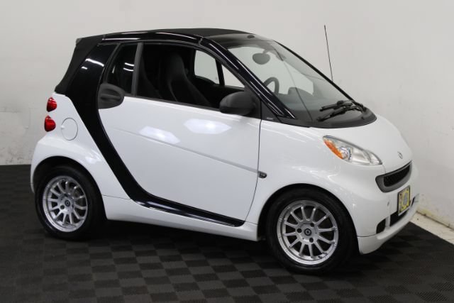 Used 2012 smart fortwo passion RWD image 3