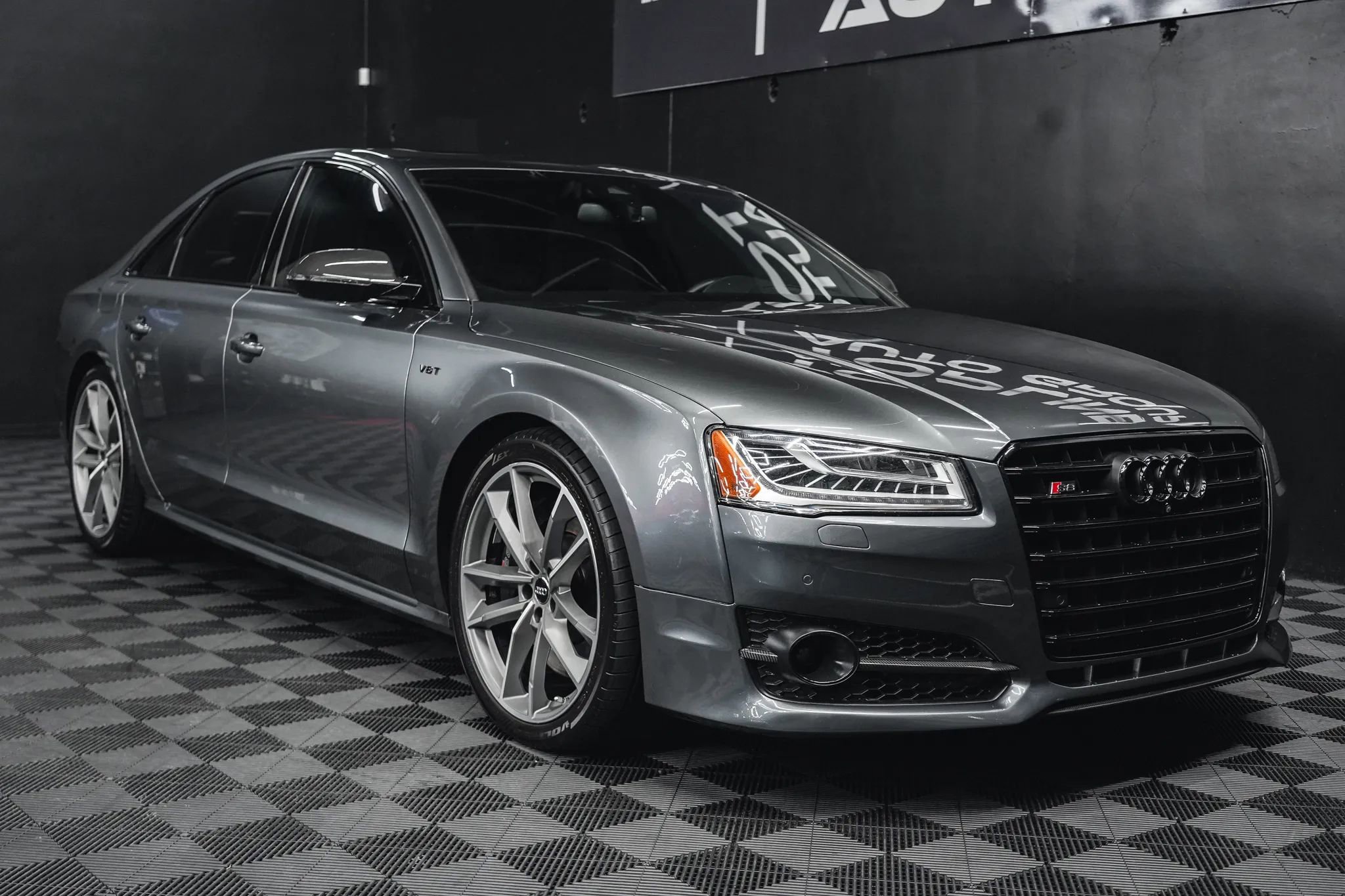 Used 2017 Audi S8 Plus image 21