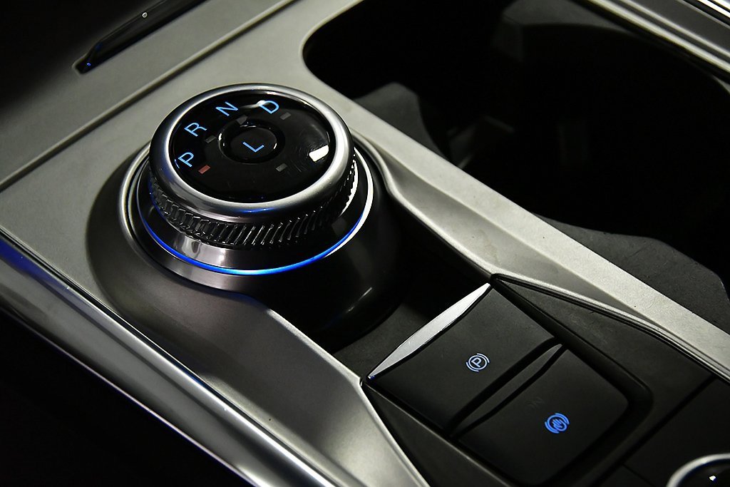 Used 2022 Ford Explorer XLT w/ Equipment Group 202A image 25