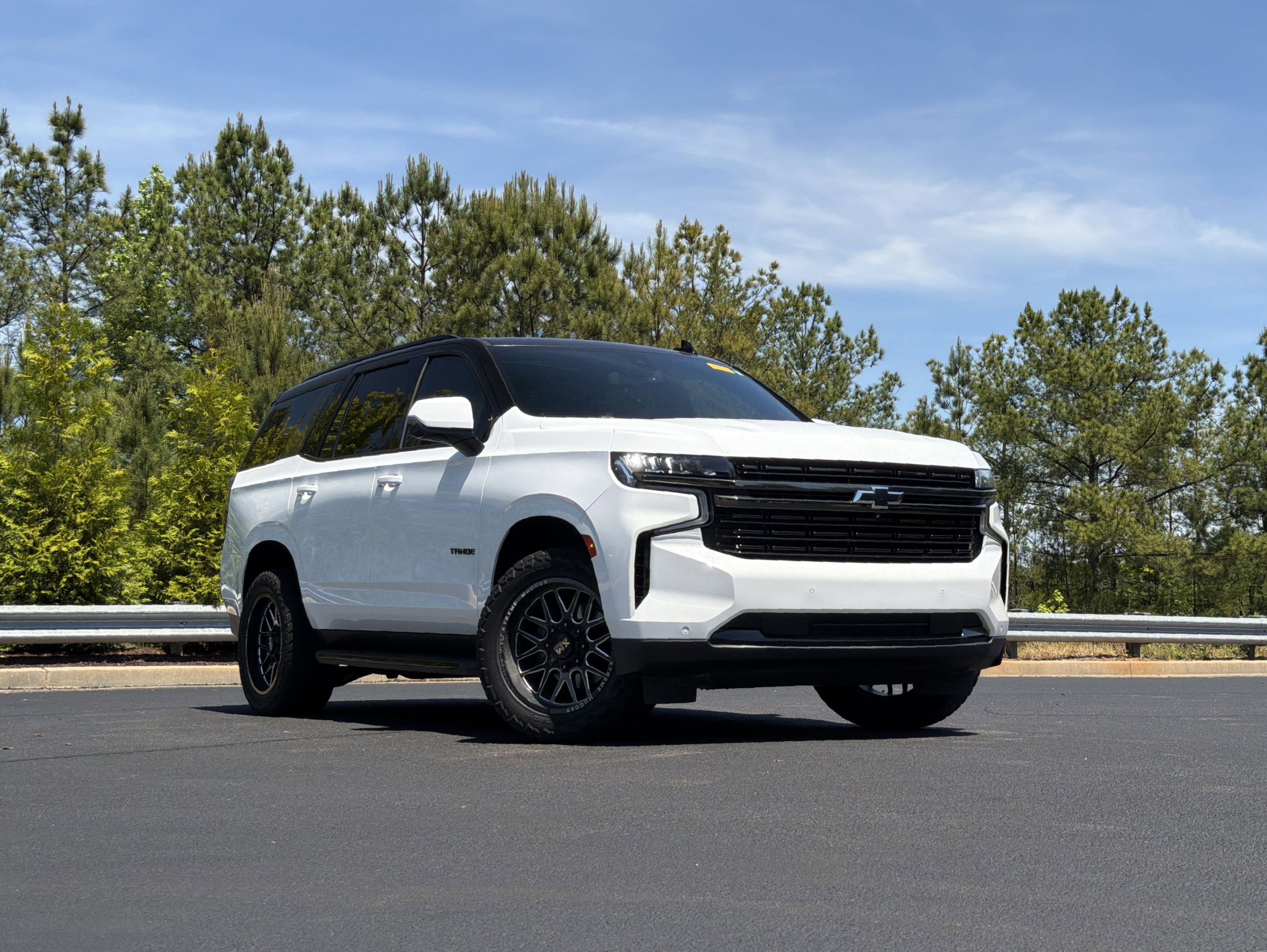 Used 2021 Chevrolet Tahoe RST w/ Luxury Package AWD/4WD image 2