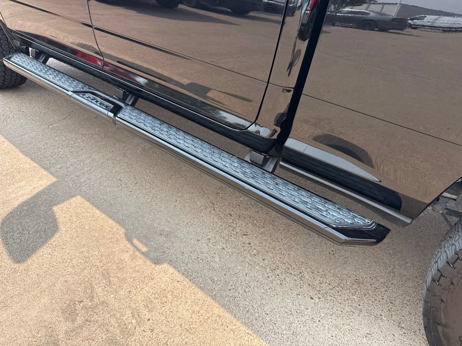 Used 2024 RAM 2500 Big Horn w/ Night Edition AWD/4WD image 13