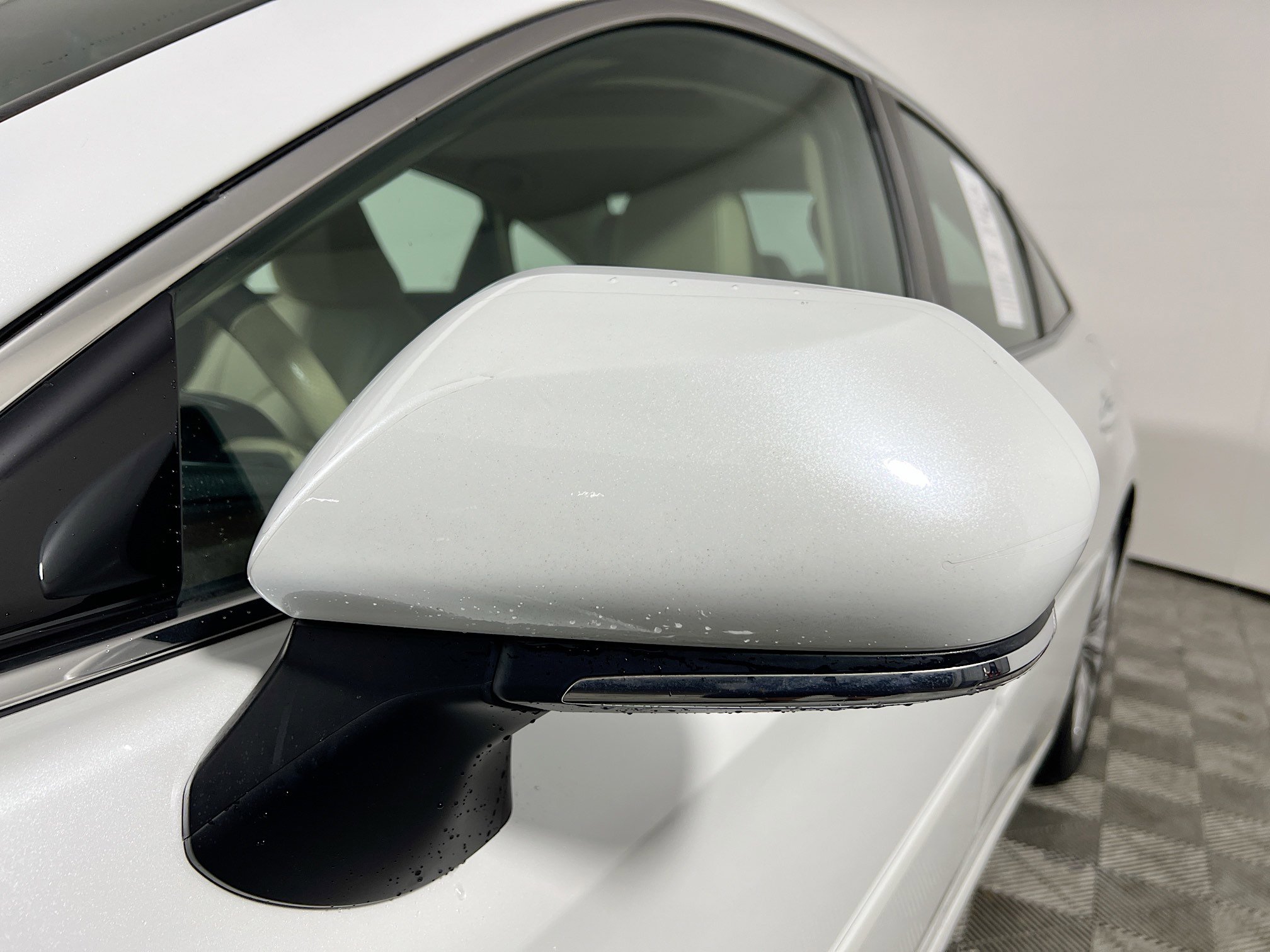 Used 2019 Toyota Avalon Limited image 13