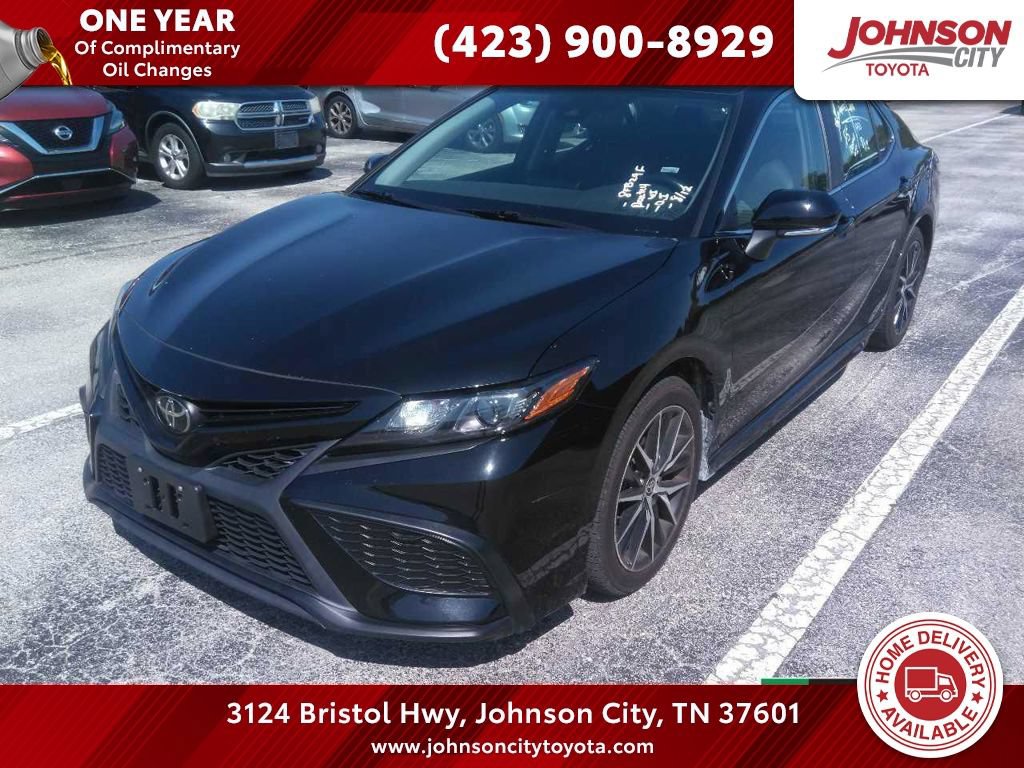 Used 2024 Toyota Camry SE FWD image 1