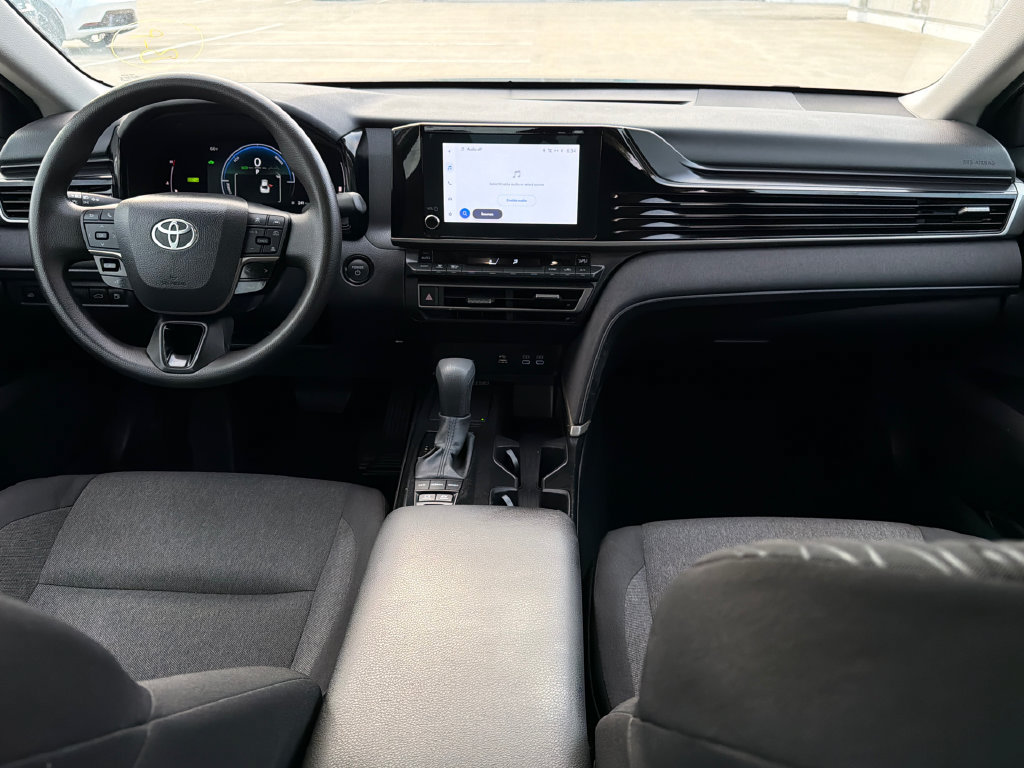 Used 2025 Toyota Camry LE FWD image 13