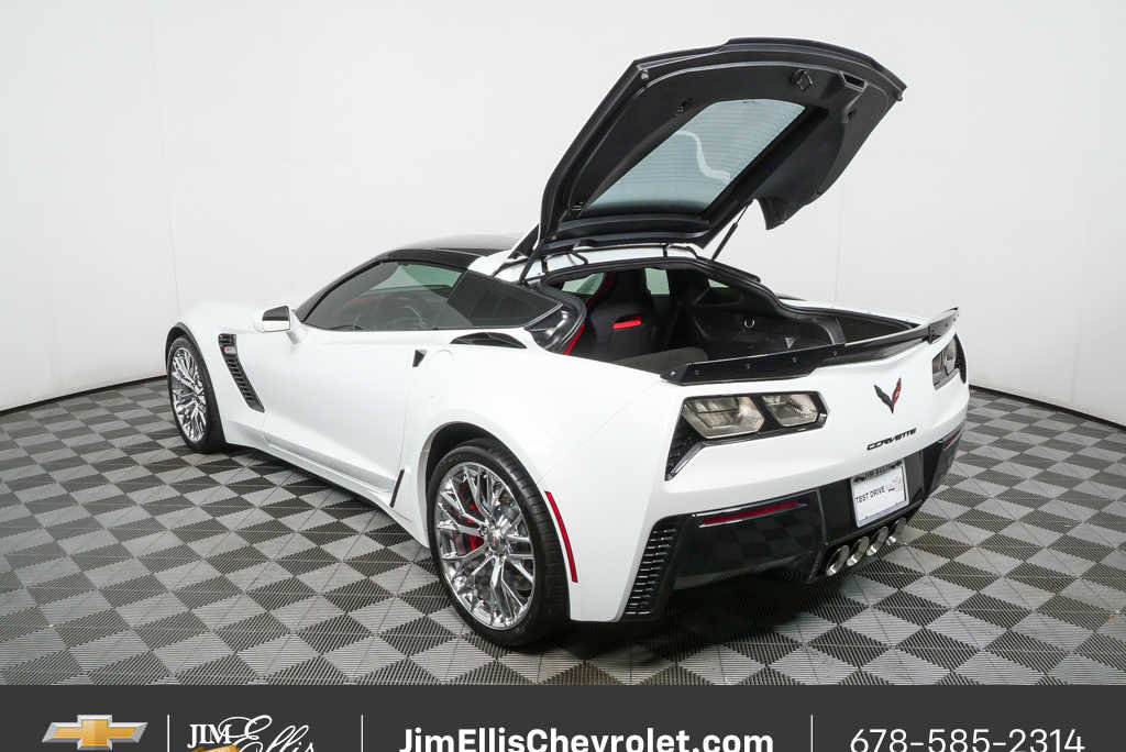 Certified 2015 Chevrolet Corvette Z06 w/ 3LZ Preferred Equipment Group image 31