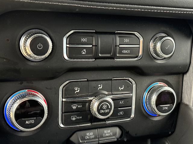Used 2022 GMC Yukon XL SLE w/ Gmc Pro Safety Plus Package AWD/4WD image 18