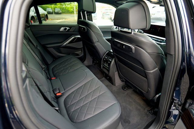 Used 2024 BMW X6 xDrive40i w/ Premium Package image 30