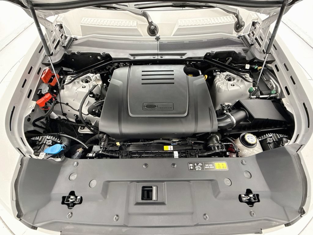 Certified 2026 Land Rover Defender 110 S AWD/4WD image 28