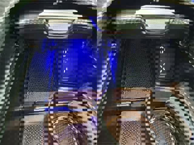 Used 2025 Mercedes-Benz GLC 300 4MATIC image 92