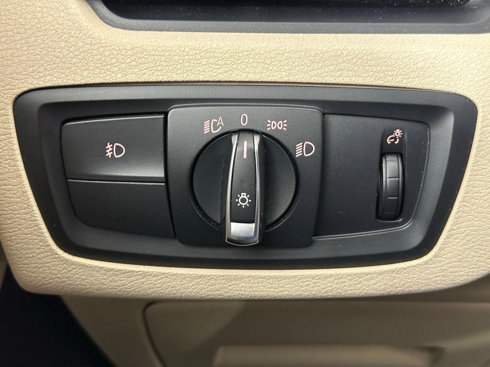 Used 2018 BMW X1 xDrive28i image 19