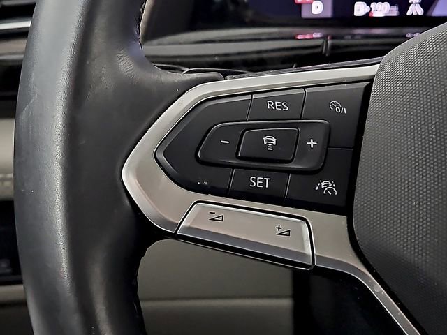Used 2024 Volkswagen Atlas SEL Premium R-Line image 23