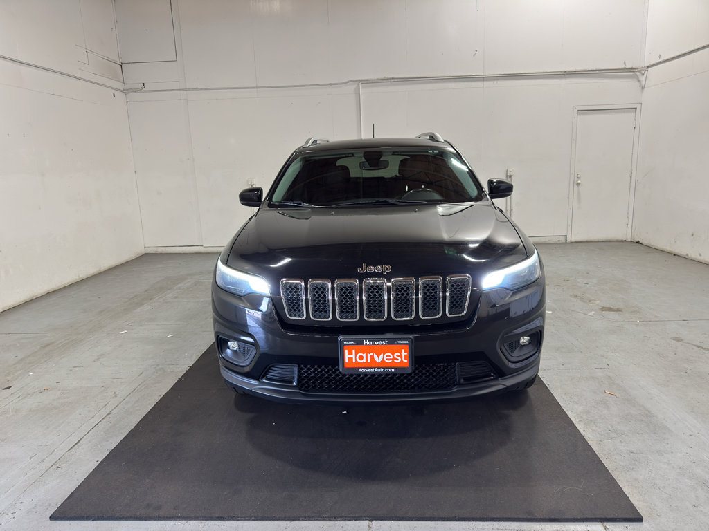Used 2019 Jeep Cherokee Latitude Plus w/ Comfort/Convenience Group AWD/4WD image 16