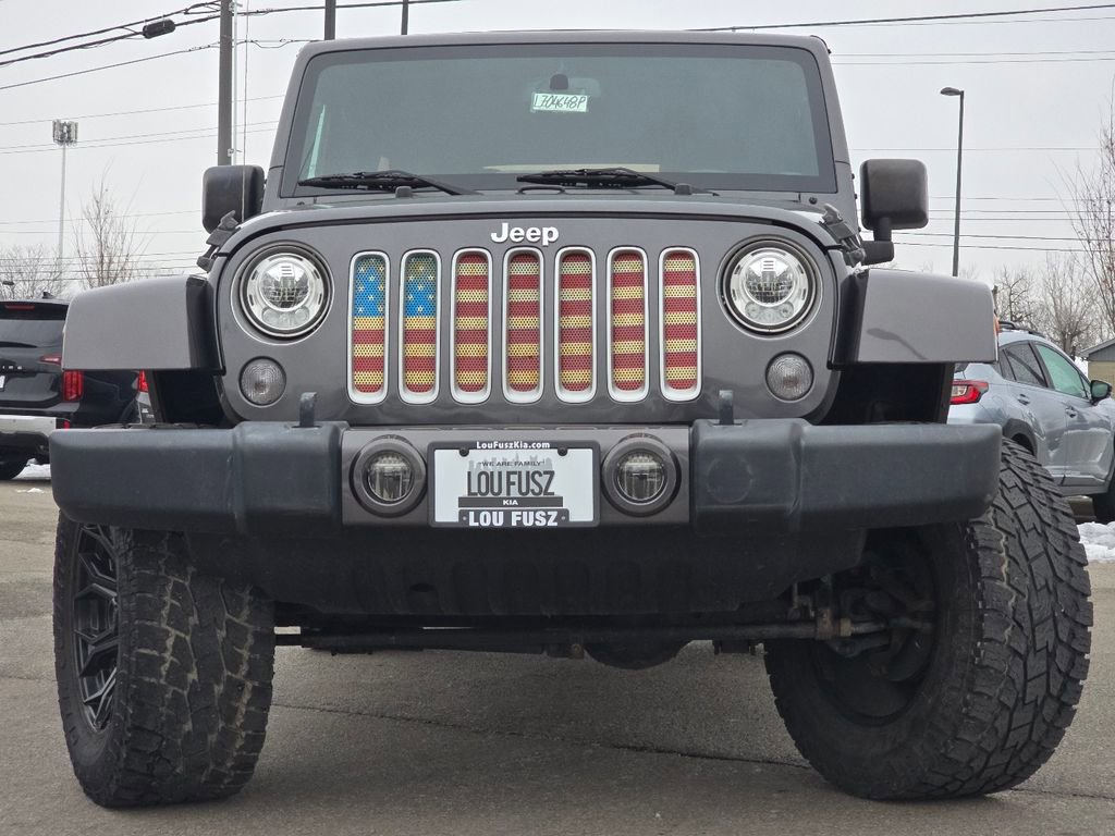 Used 2017 Jeep Wrangler Unlimited Sahara w/ Connectivity Group image 8