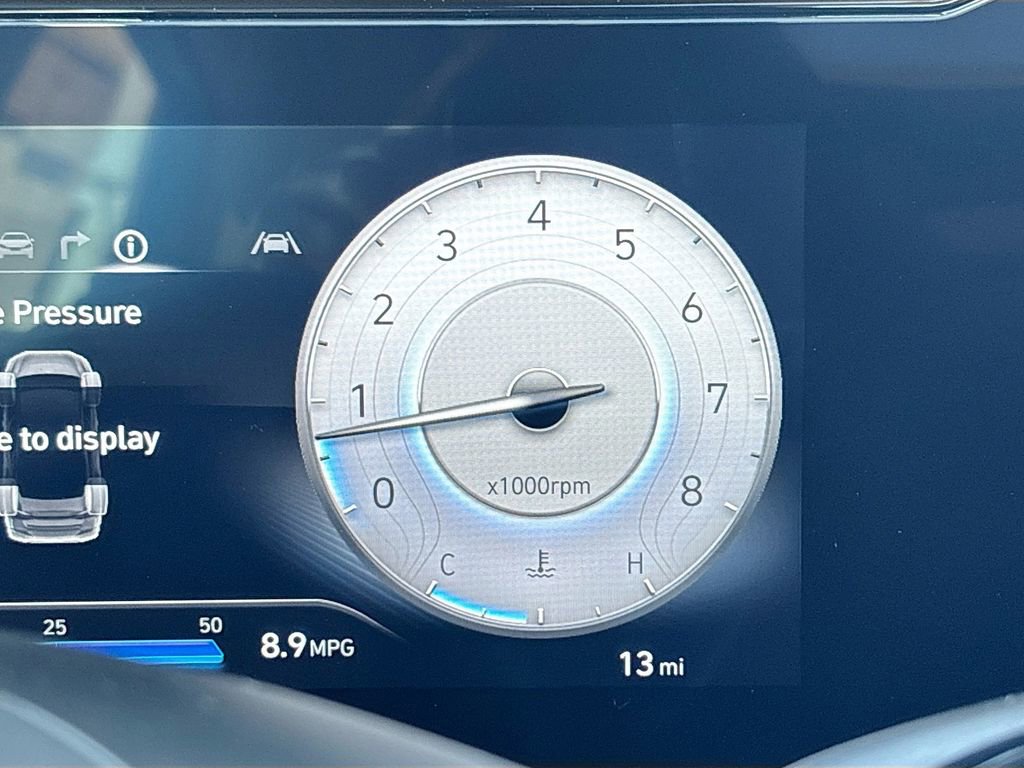 New 2025 Hyundai Elantra Limited image 12