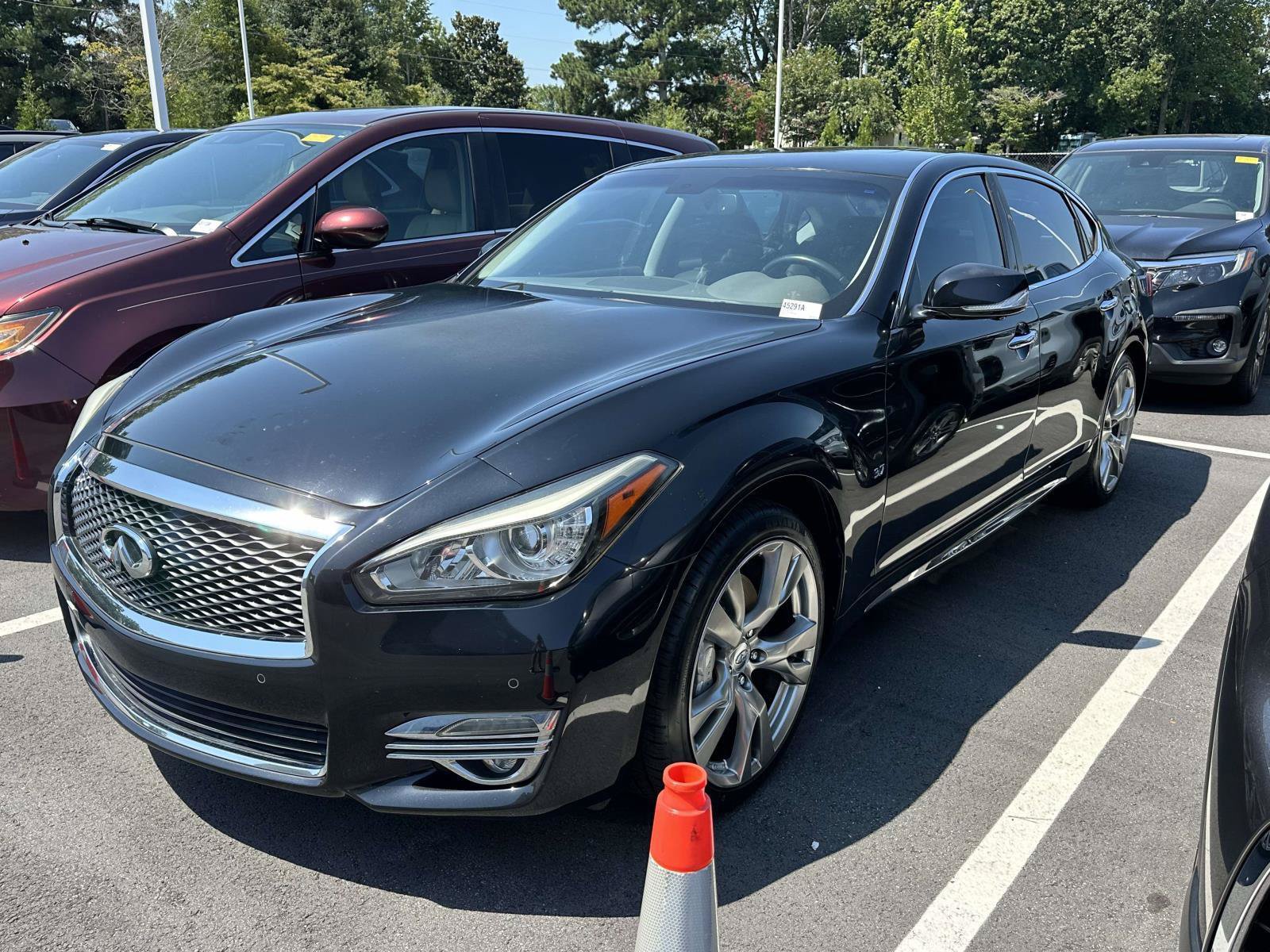 Used 2015 INFINITI Q70 L 3.7 w/ Deluxe Touring Package RWD image 3