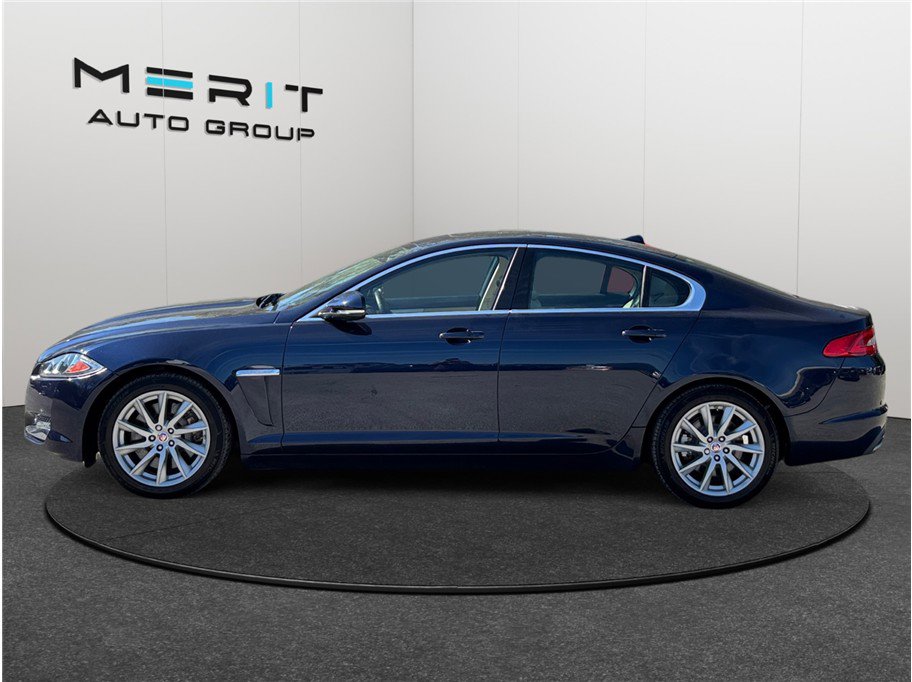 Used 2015 Jaguar XF Premium image 5