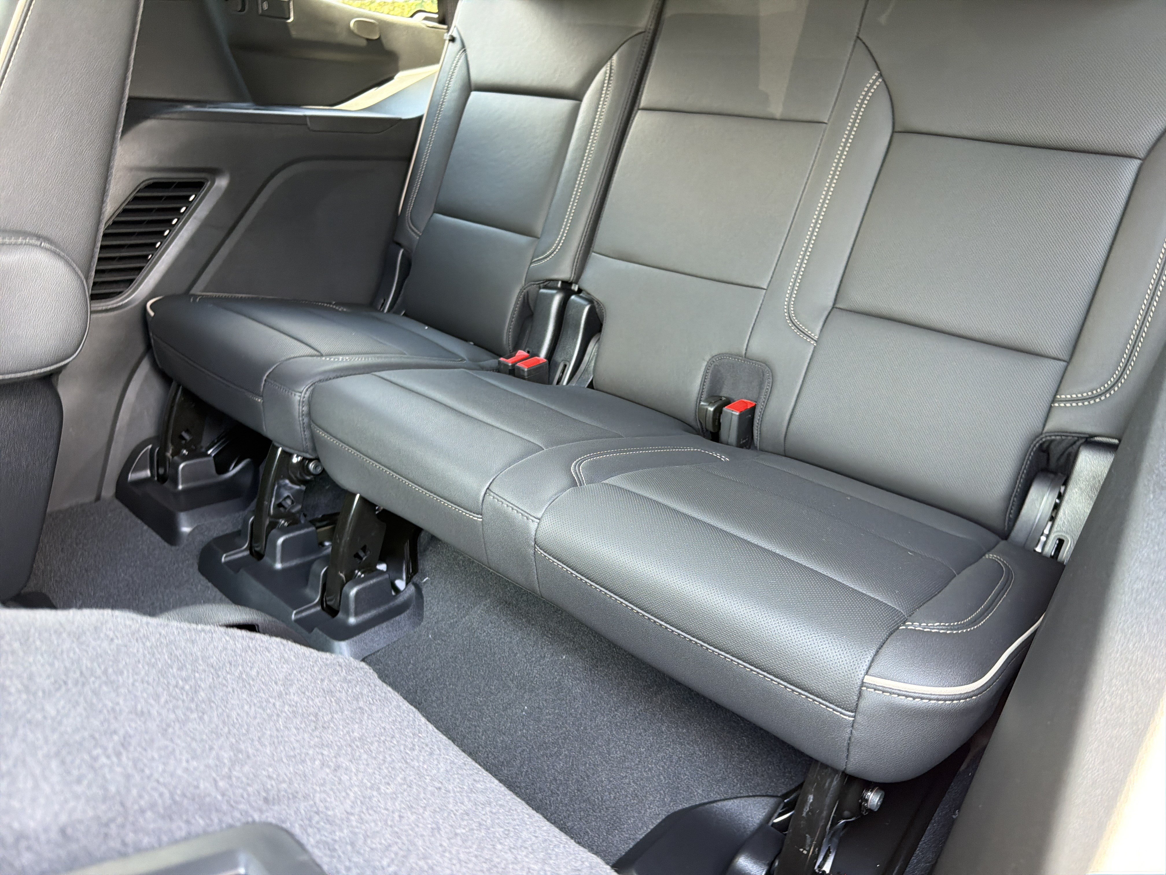 New 2026 GMC Yukon Elevation w/ Elevation Premium Package AWD/4WD image 21
