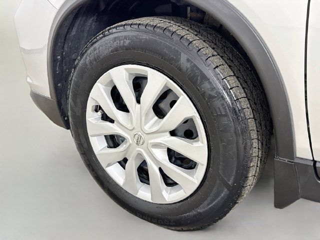 Used 2017 Nissan Rogue S AWD/4WD image 30
