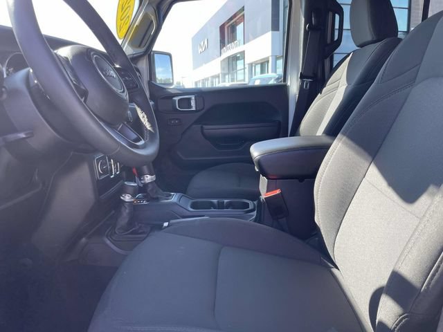 Used 2023 Jeep Wrangler Unlimited w/ Cold Weather Group AWD/4WD image 22