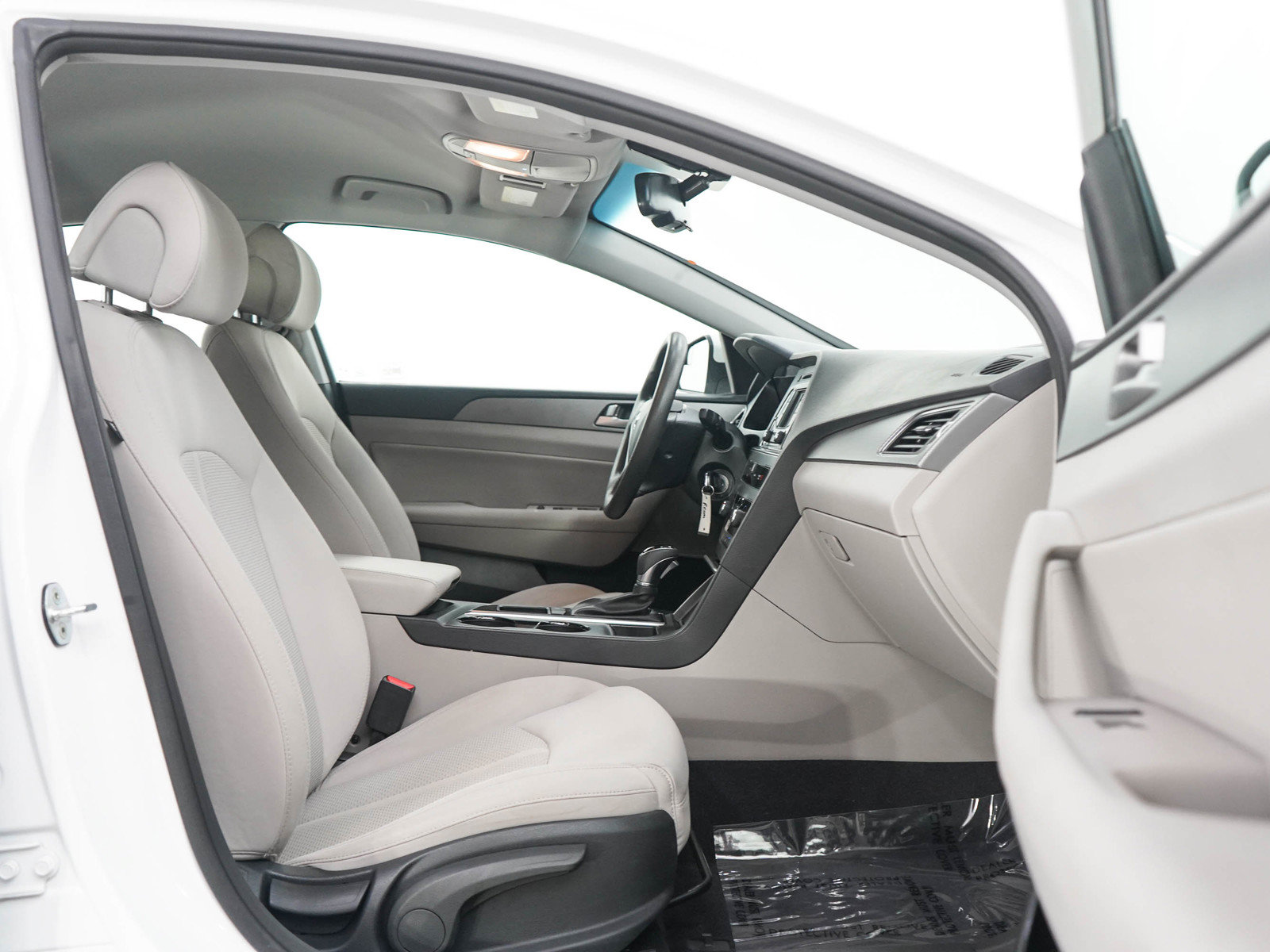 Used 2015 Hyundai Sonata SE w/ Option Group 09 FWD image 11