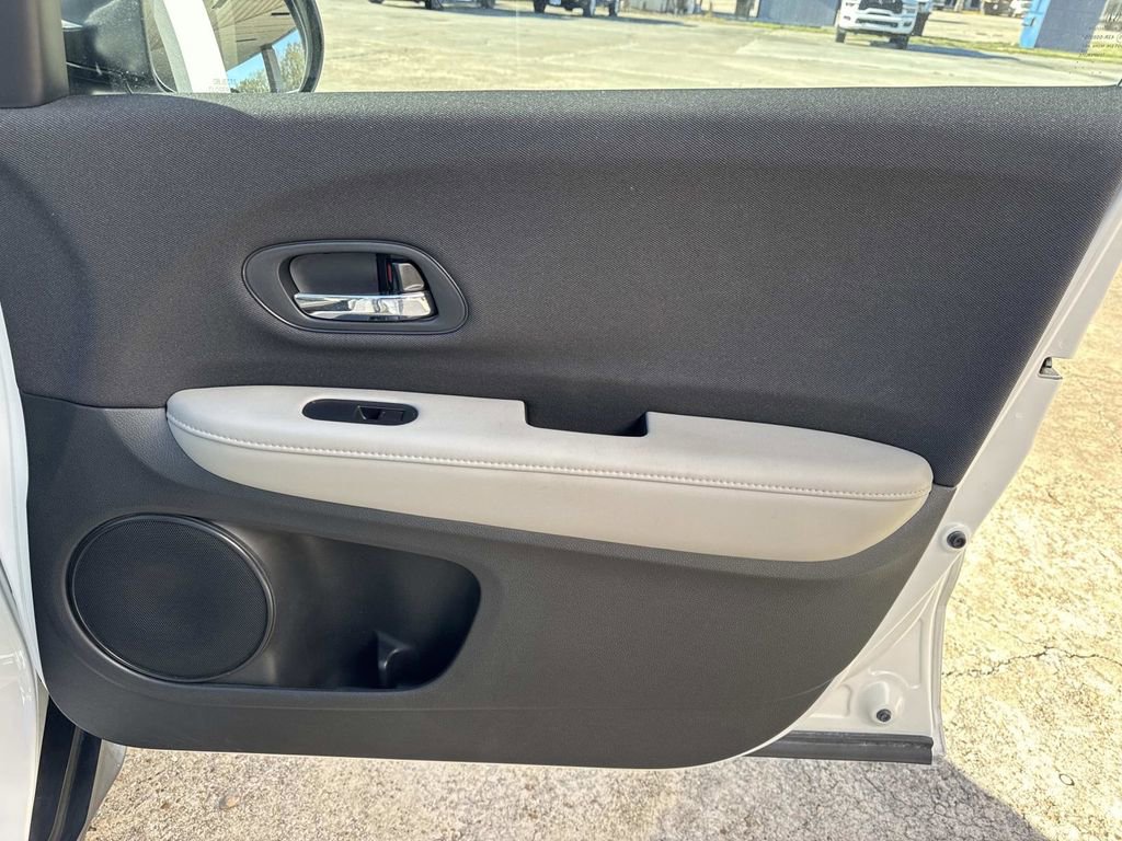 Used 2021 Honda HR-V LX image 25