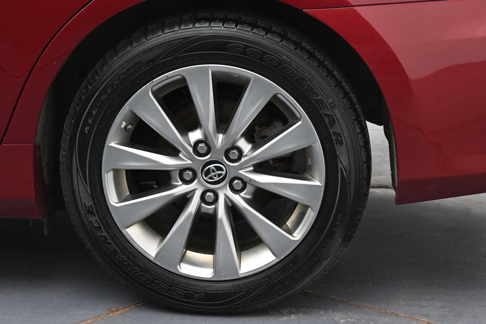 Used 2015 Toyota Camry XLE FWD image 5