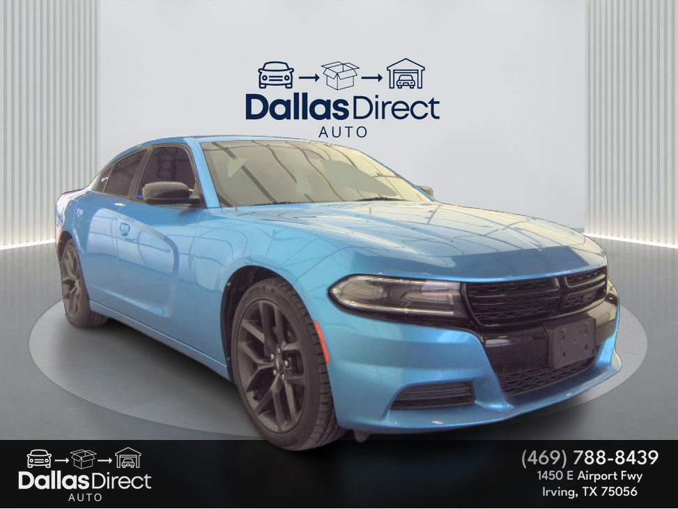 Used 2019 Dodge Charger SXT w/ Blacktop Package RWD image 2
