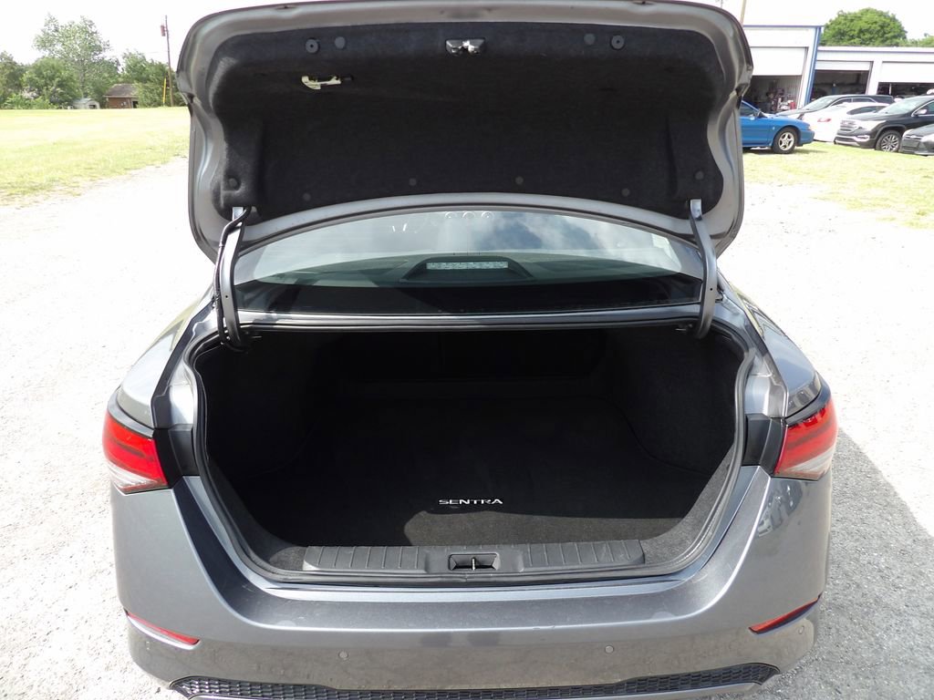 Used 2025 Nissan Sentra SV FWD image 9
