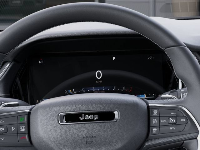 Used 2025 Jeep Grand Cherokee Laredo w/ Luxury Tech Group I AWD/4WD image 17
