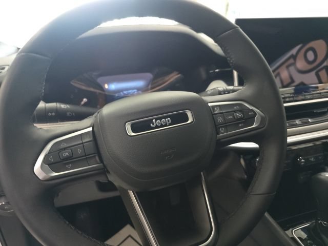 Used 2025 Jeep Compass Limited AWD/4WD image 16