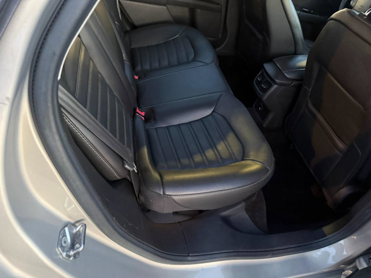 Used 2015 Ford Fusion SE w/ Equipment Group 202A image 14