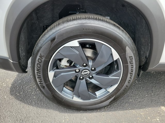 Used 2024 Nissan Rogue SV AWD/4WD image 10