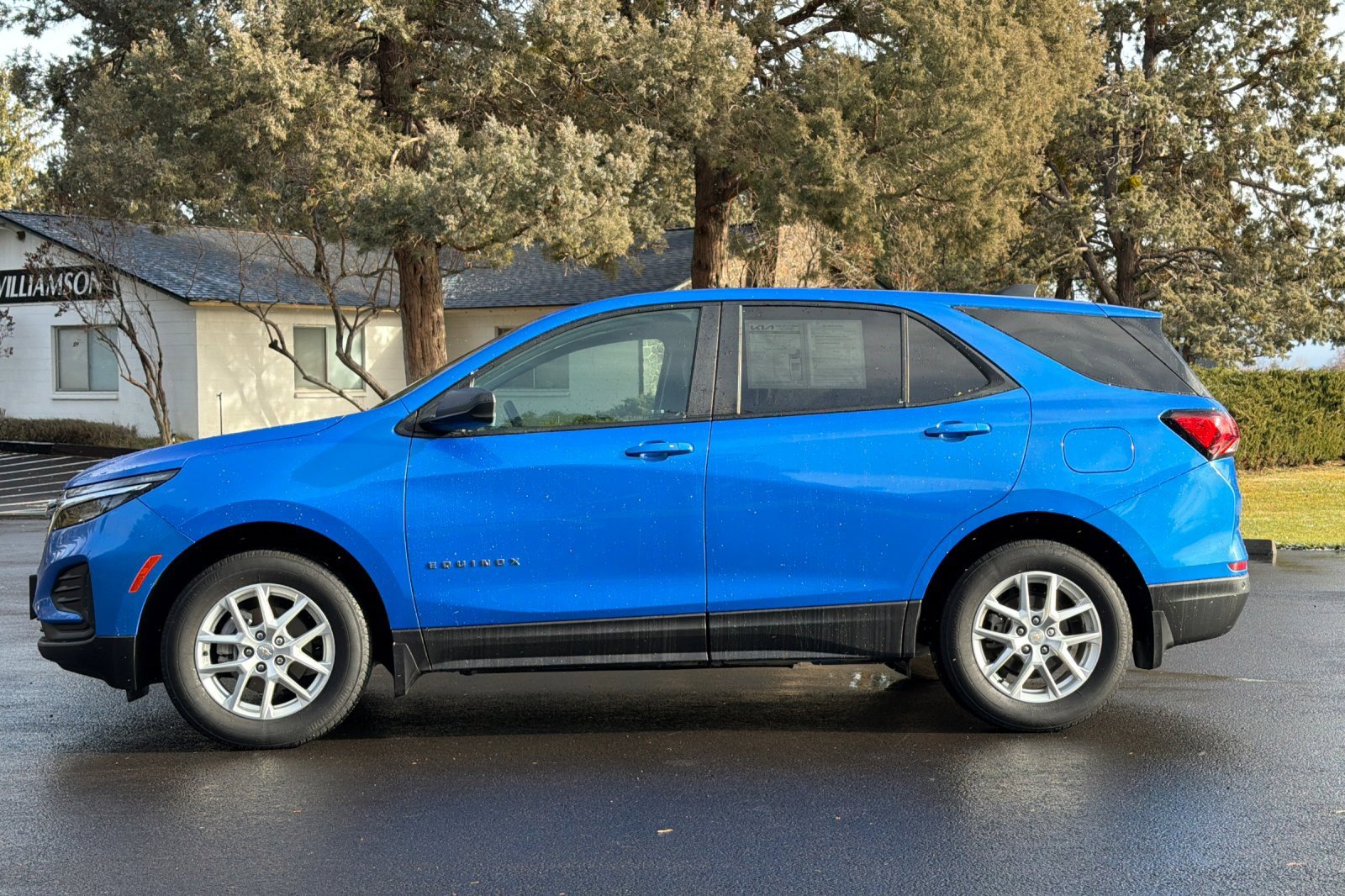 Used 2024 Chevrolet Equinox LS w/ LS Convenience Package image 7