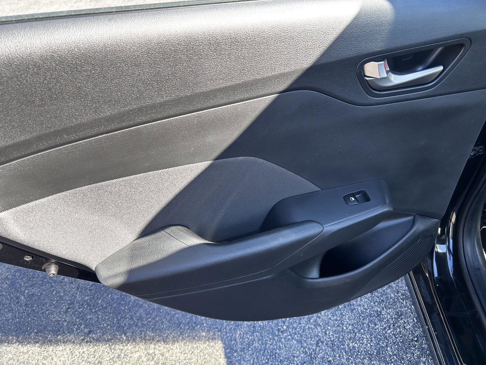 Used 2019 Hyundai Accent SE image 12