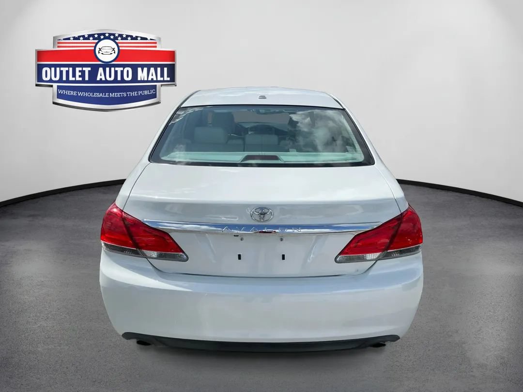 Used 2012 Toyota Avalon Limited FWD image 4