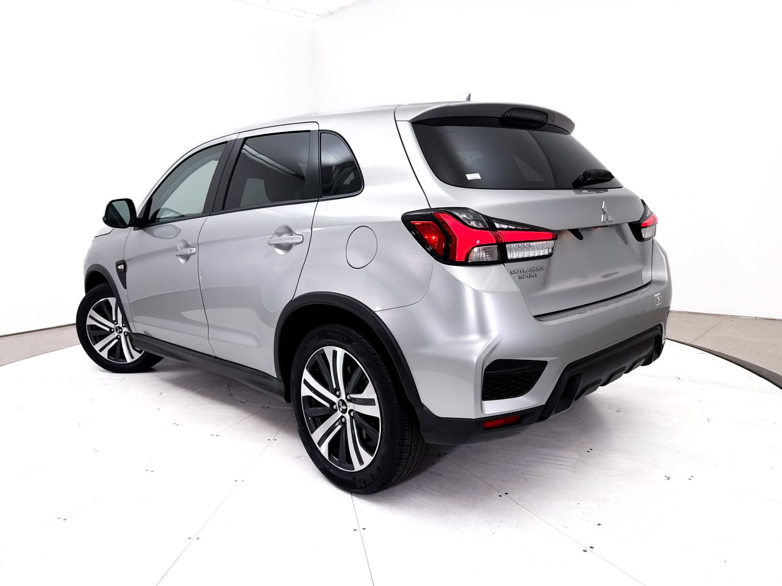 Used 2024 Mitsubishi Outlander Sport ES AWD/4WD image 2