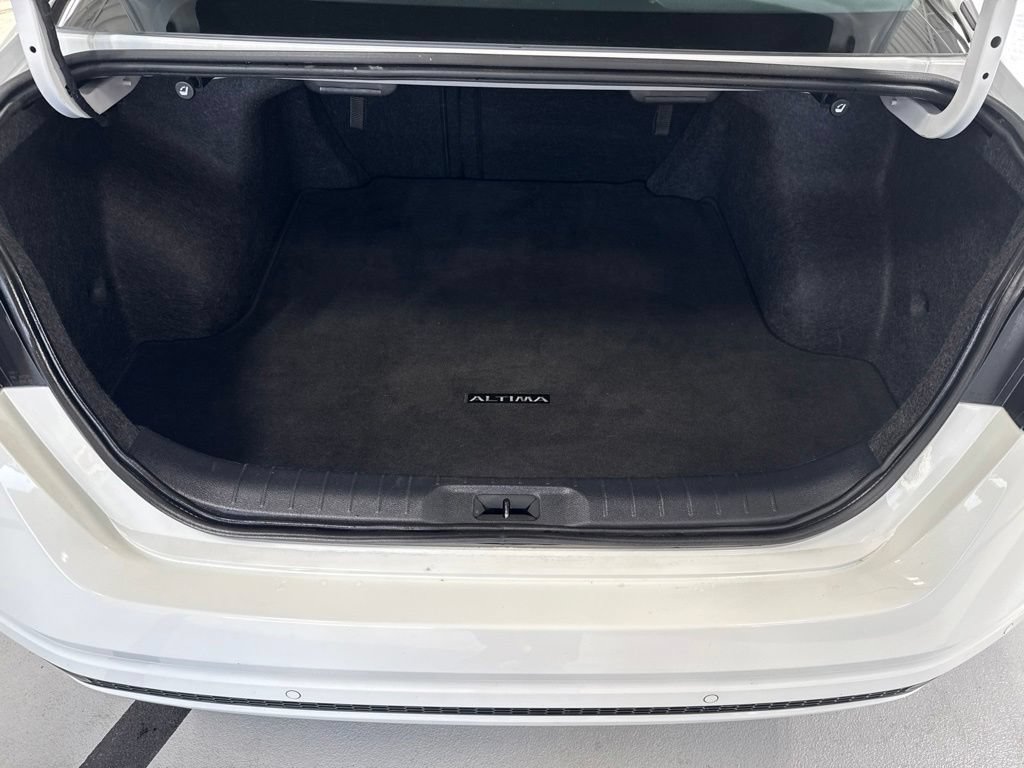 Used 2025 Nissan Altima 2.5 SV FWD image 14