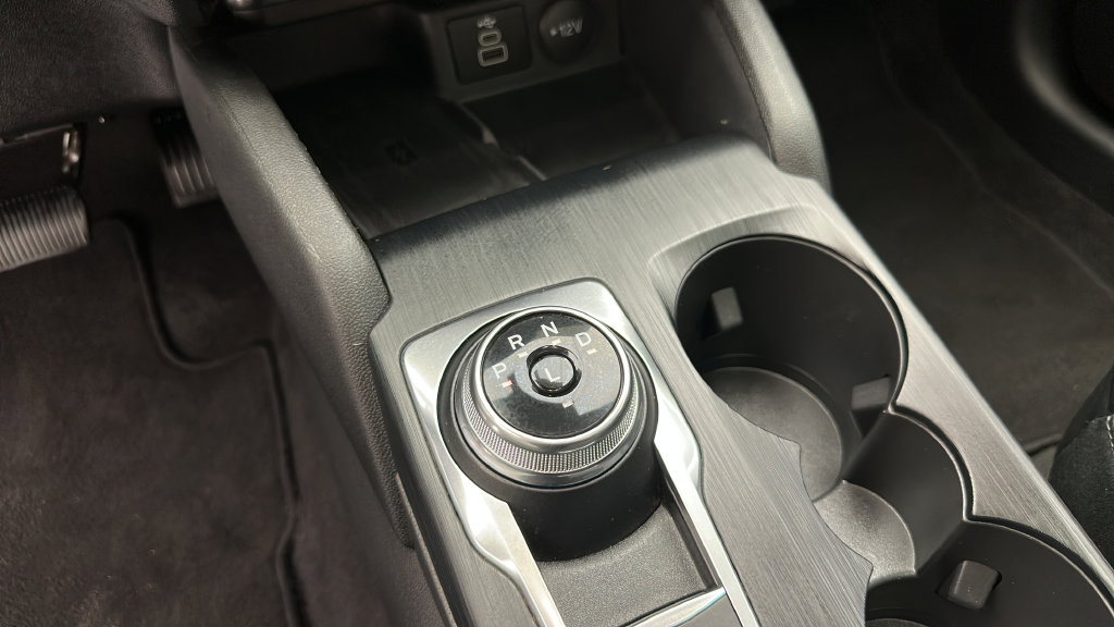 Used 2025 Ford Escape Platinum AWD/4WD image 21