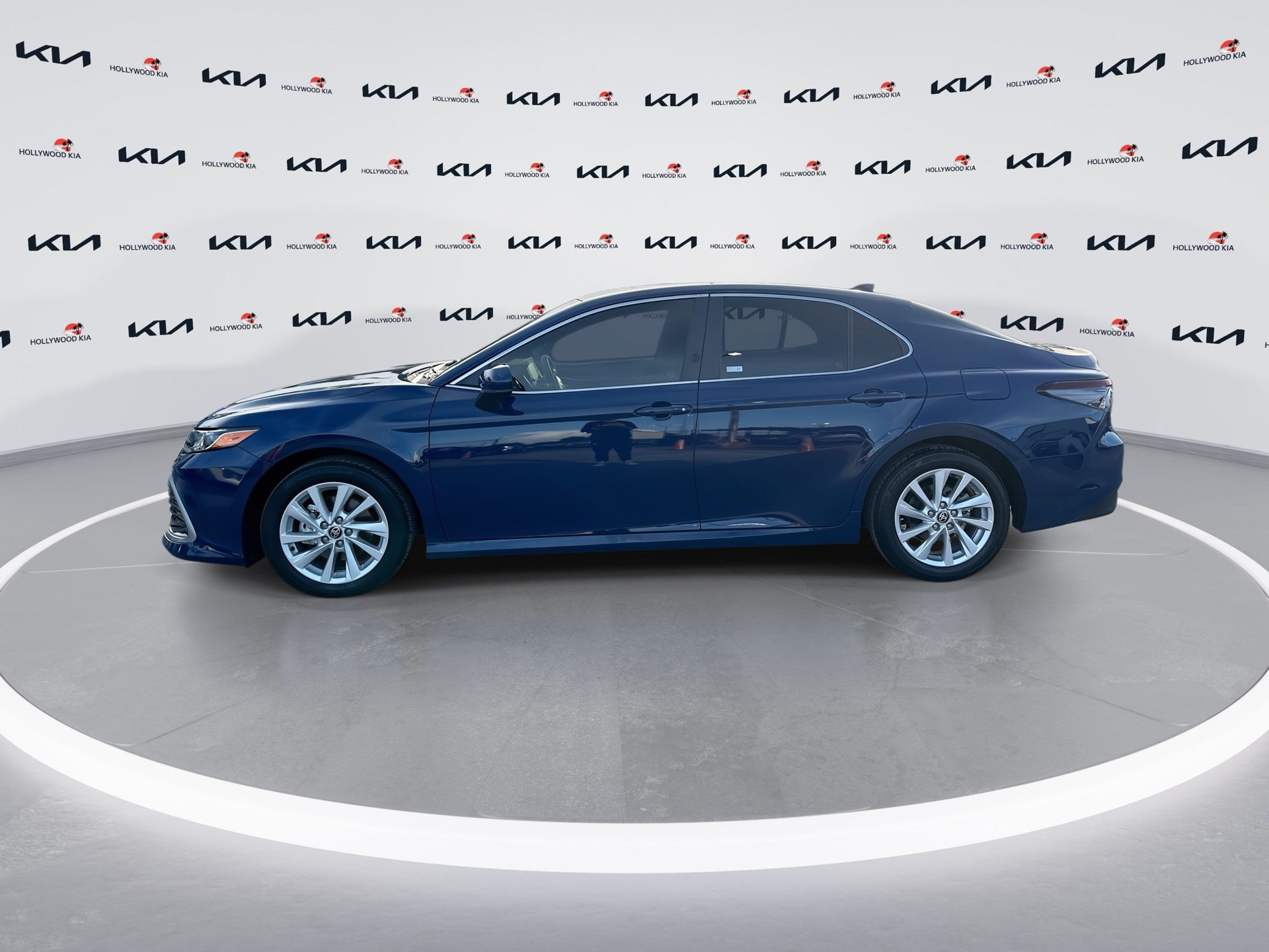 Used 2024 Toyota Camry LE FWD image 5