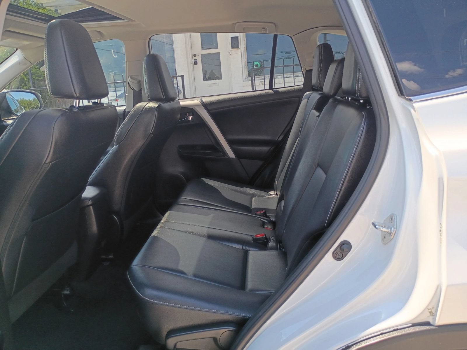 Used 2016 Toyota RAV4 Limited w/ Advanced Technology Package FWD image 20