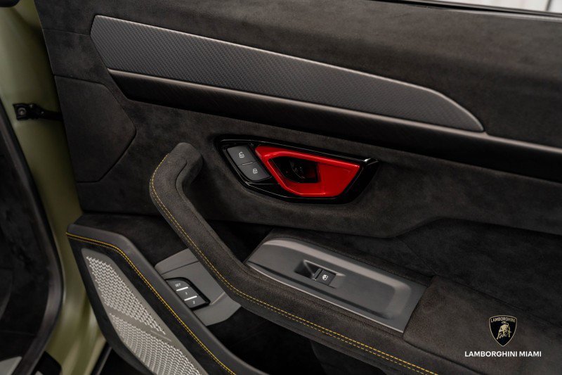 Used 2024 Lamborghini Urus Performante image 55