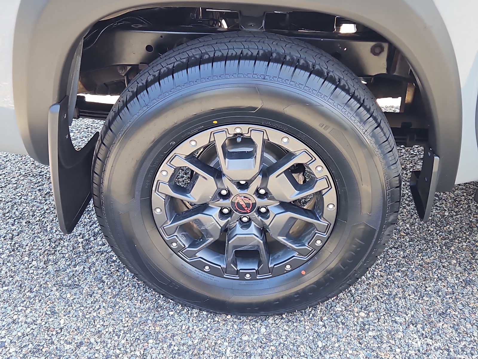 Used 2022 Nissan Frontier PRO-4X w/ Pro-4X Premium Package AWD/4WD image 9